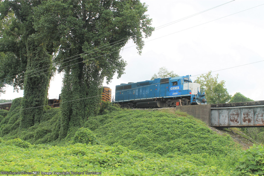 GSMR 2668 leading the train